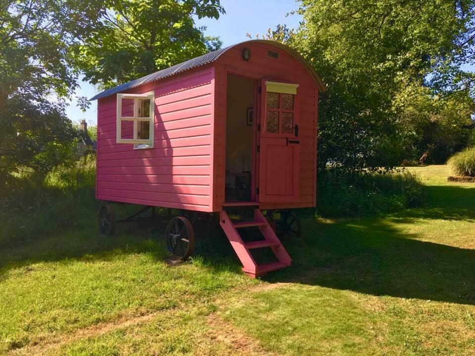 Blackstairs Shepherds Huts Camping *